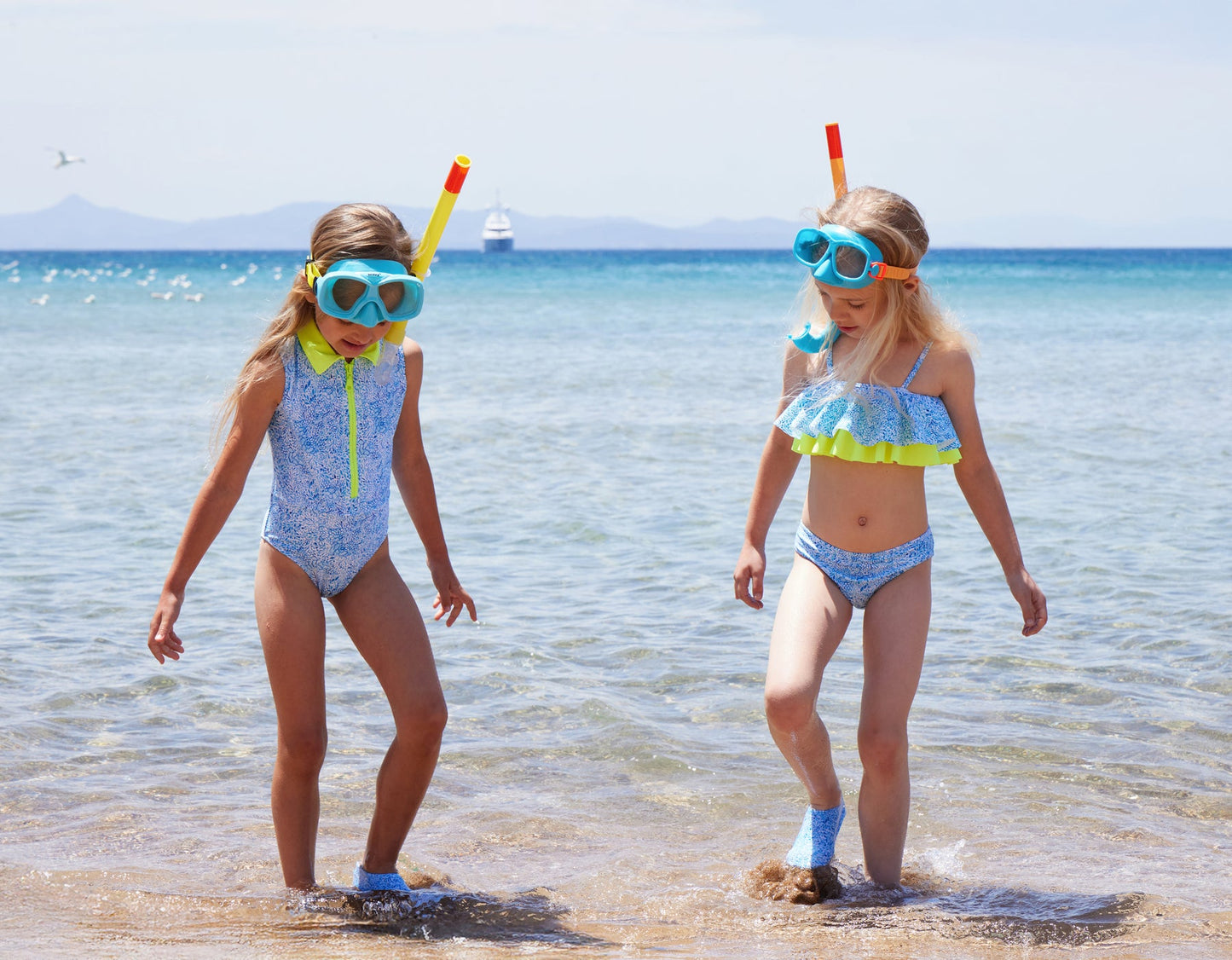 52A.S5GI303 # Kids Swimsuit Bikini with Frills Iris