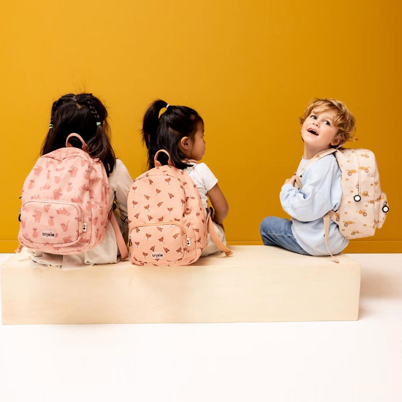99.T97143 # Kids Backpack Charming Cat