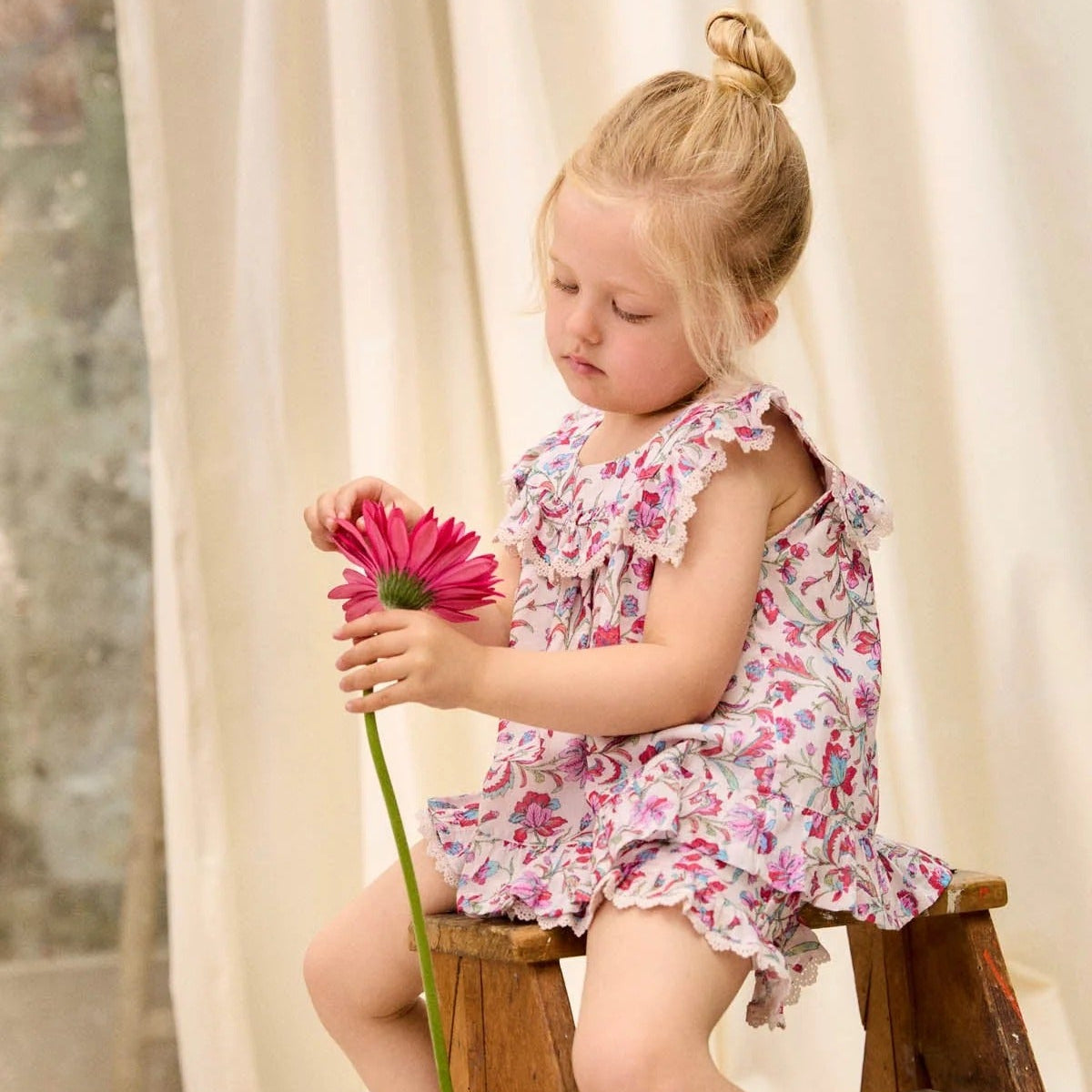 62A.GRI-S26-B0071 # Kids Sleeveless T-Shirt Inessa Cream Floral Haven