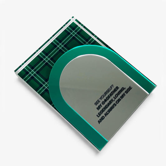 99.CS250_GODFATHER # Decorative Stand for the Godfather