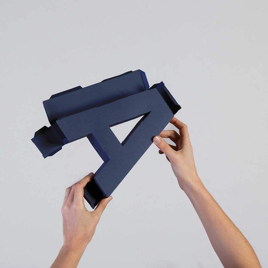 Χάρτινο Διακοσμητικό Γράμμα E Μπλε Navy