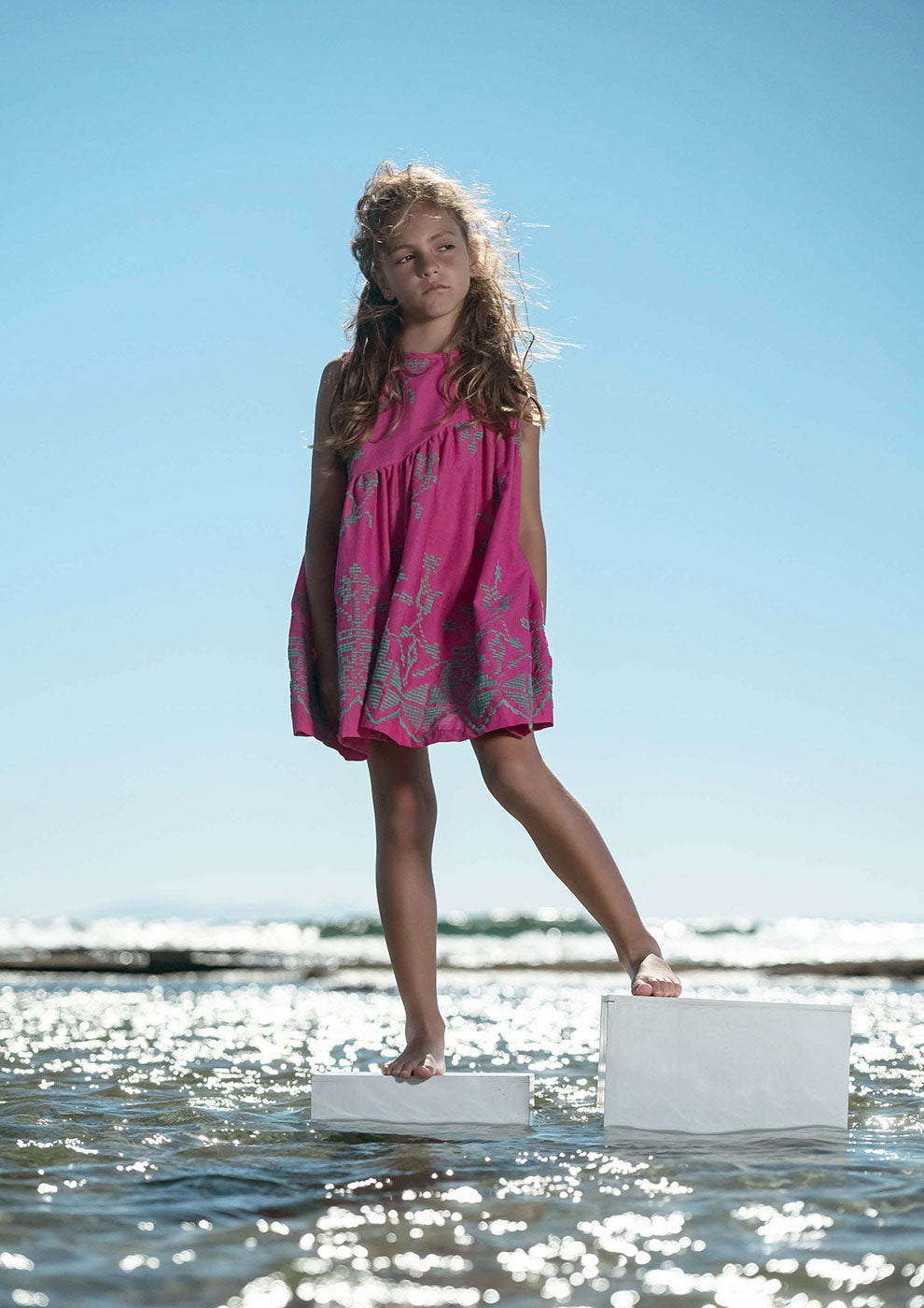 Αμάνικο Παιδικό Φόρεμα με Κεντήματα Ροζ