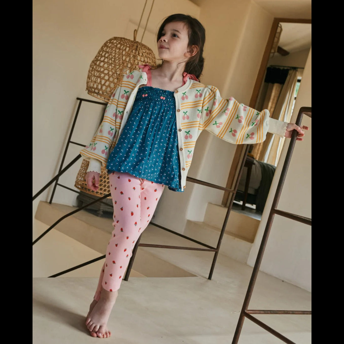 62A.AD218_GUARI_JNR # Kids Leggings Pink Strawberries