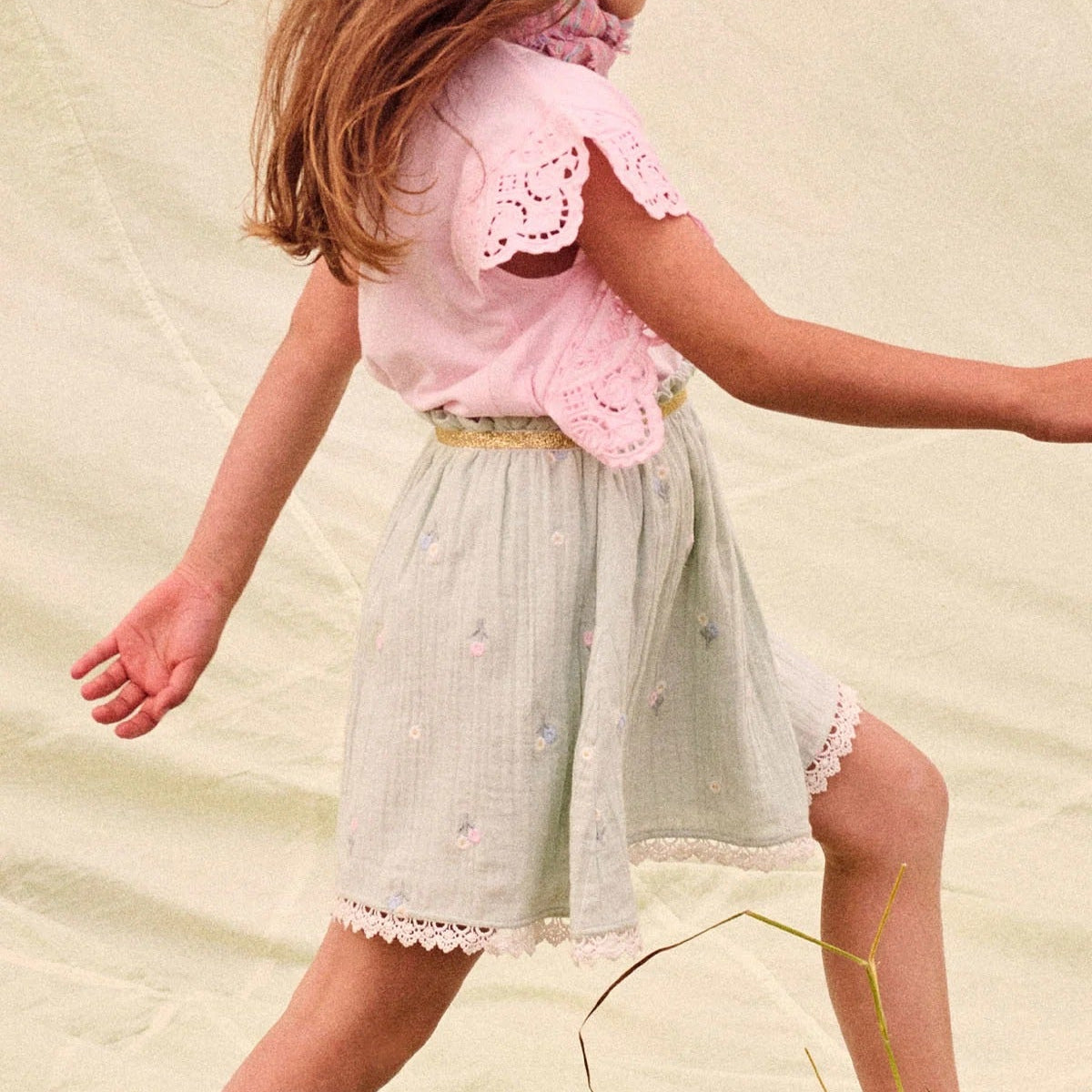 62A.GRI-S26-S0107 # Kids Skirt Cephee Almond Floral 