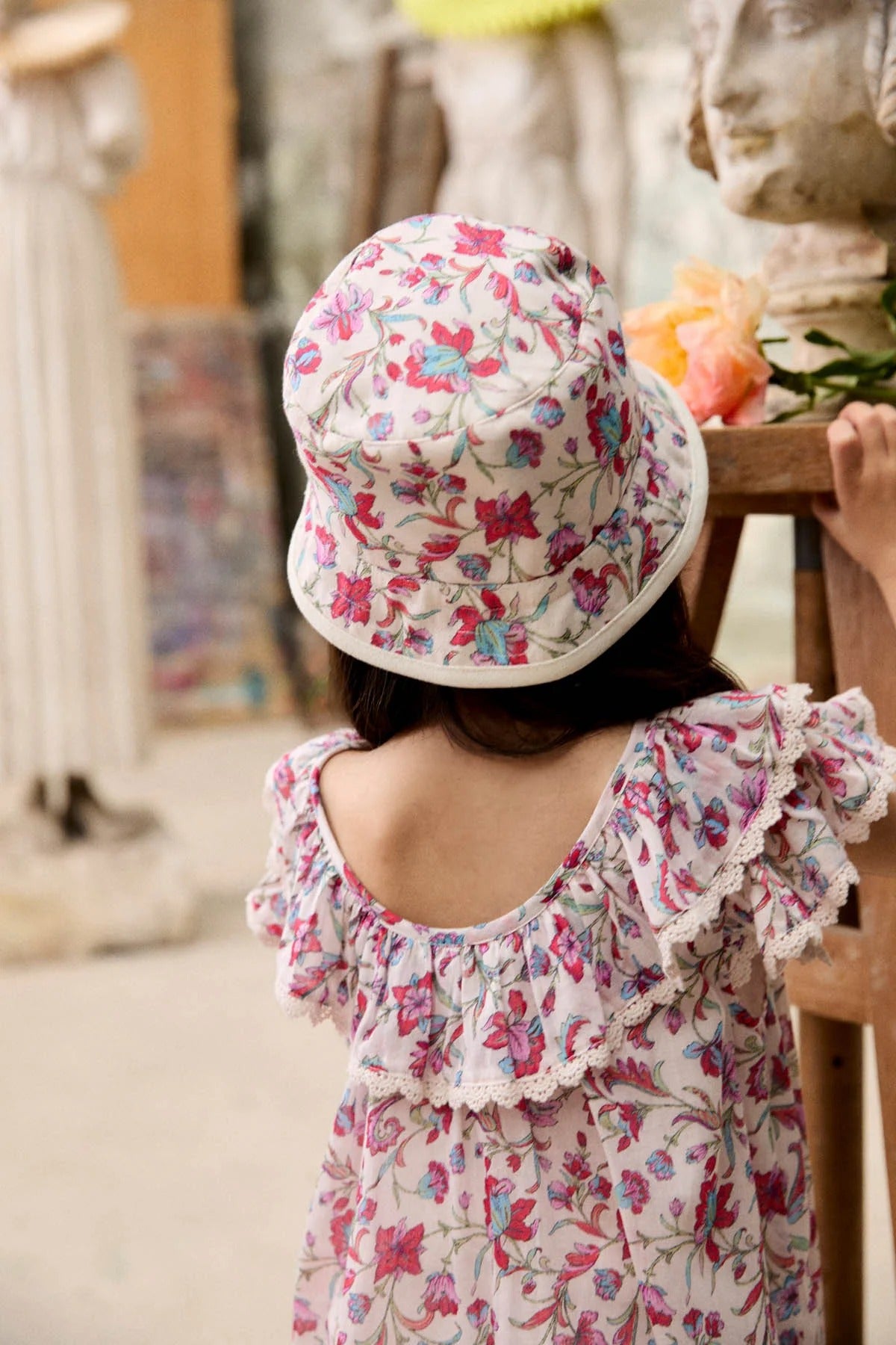 62A.GAI-S26-R0069 # Παιδικό Καπέλο Διπλής Όψης Cream Floral Haven
