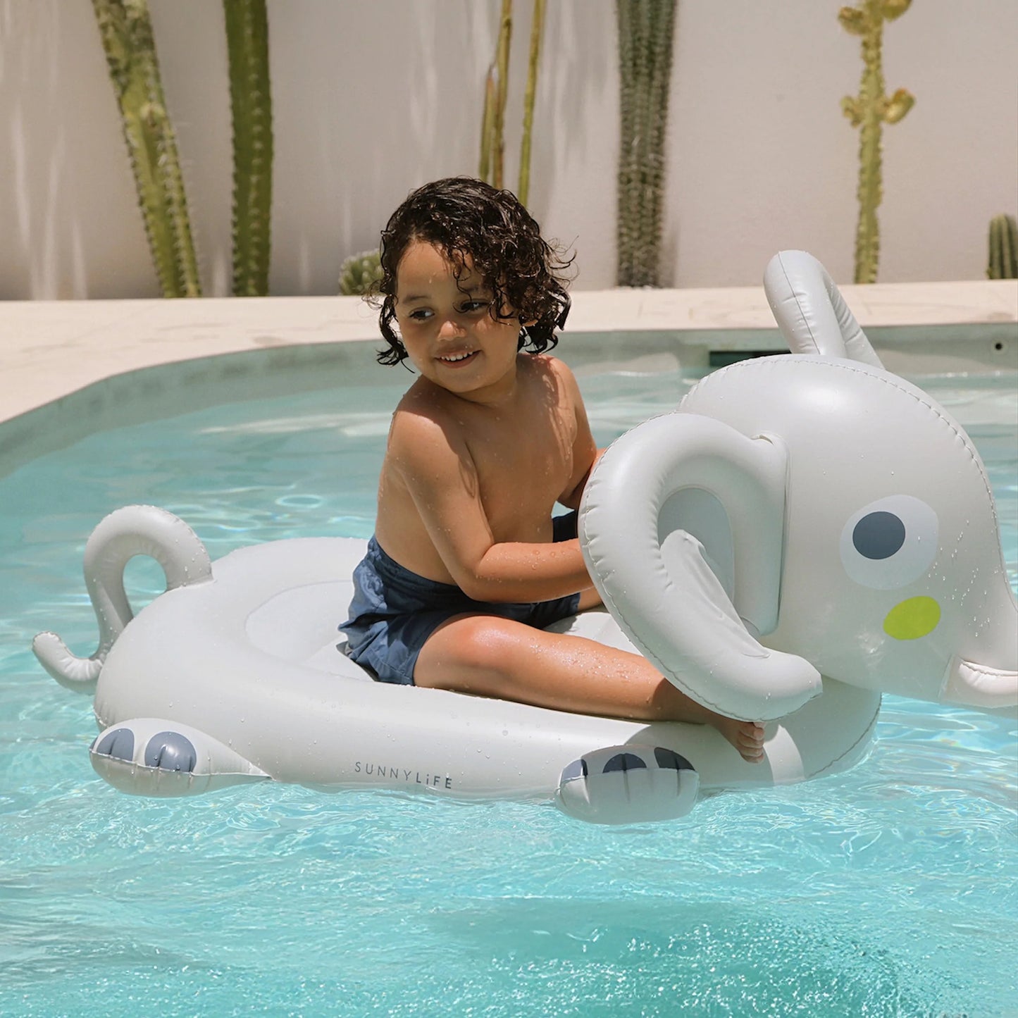 62A.S61KRFEG # Inflatable Mattress Eli the Elephant Grey